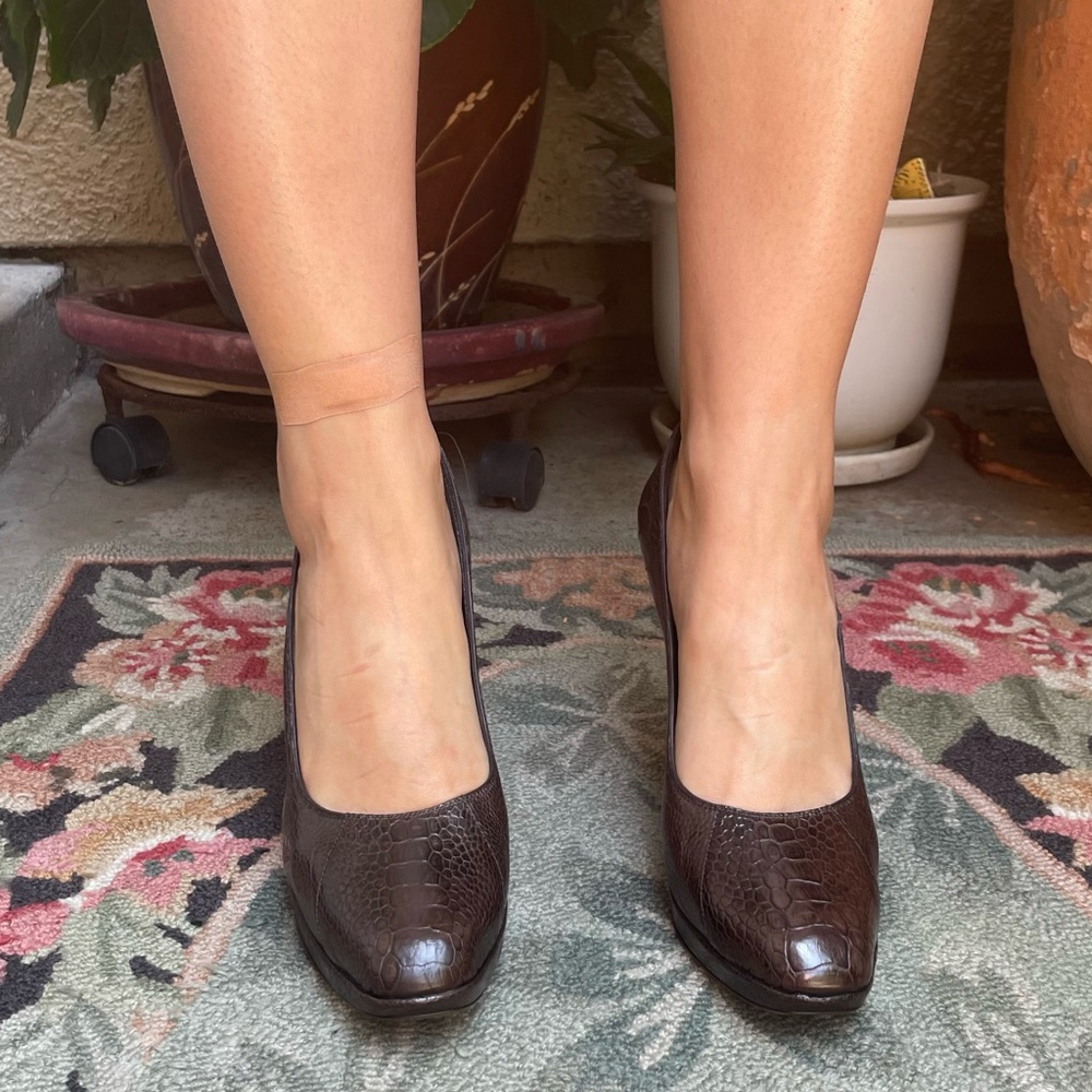 New Gucci Dark Brown Alligator/Leather Heels Elegant Design - Picture 3 of 13